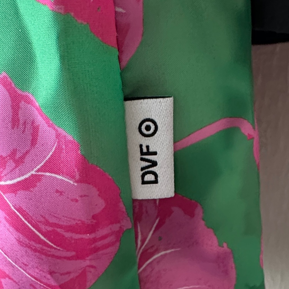 DVF x Target Reversible Tote - Picture 5 of 10